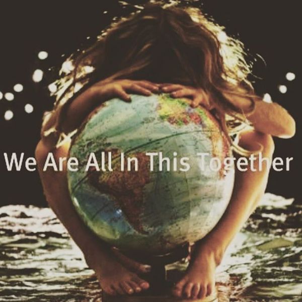 Επίθεση Γαλλία: Οι καλλιτέχνες προσεύχονται για τα θύματα και δηλώνουν τη στήριξή τους στους Γάλλους