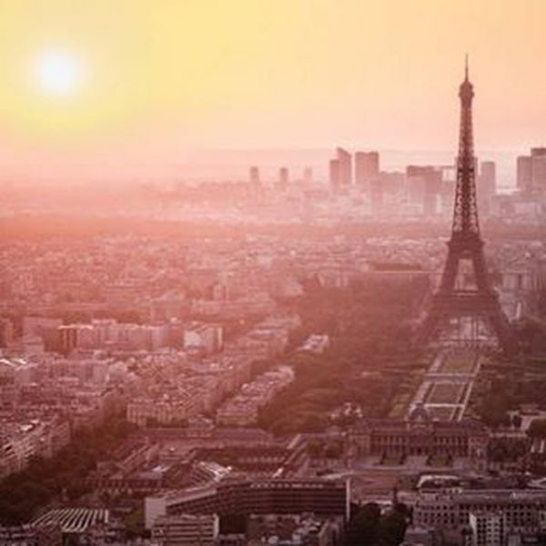 Επίθεση Γαλλία: Οι καλλιτέχνες προσεύχονται για τα θύματα και δηλώνουν τη στήριξή τους στους Γάλλους