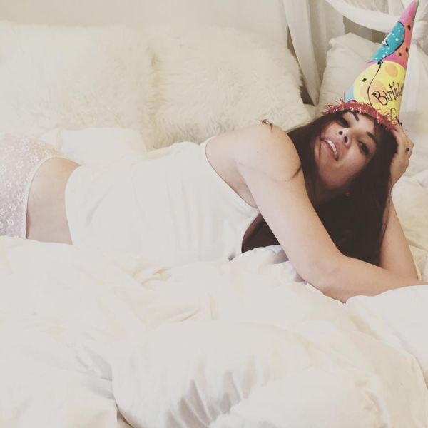 Η Κορινθίου έχει γενέθλια και η κόρη της την φωτογραφίζει