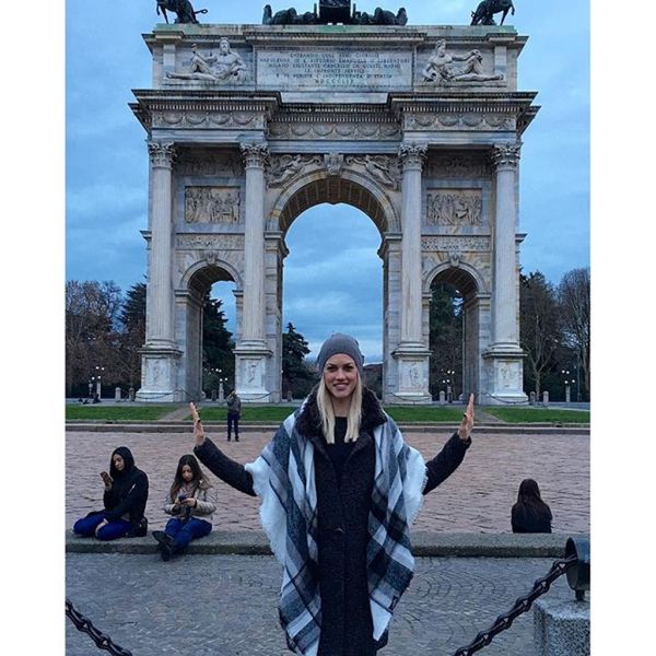 Βάσω Κολλιδά: Πήγε στο Hong Kong για επαγγελματικούς λόγους (φωτο)