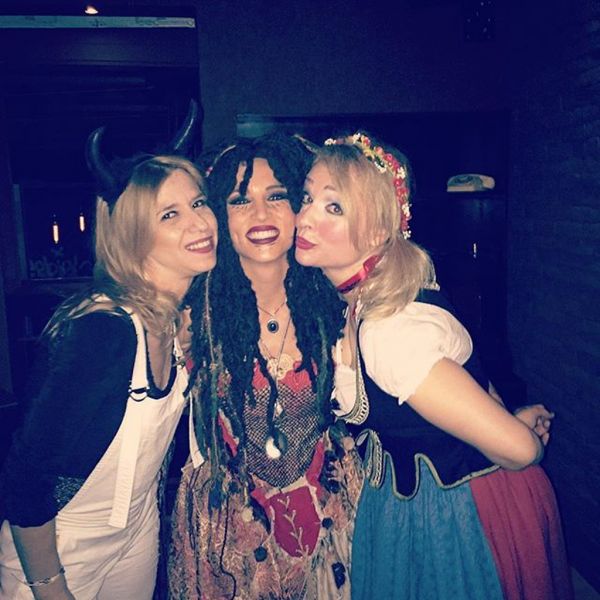 Αθηνά Οικονομάκου: Πάρτυ μασκέ για τα γενέθλιά της