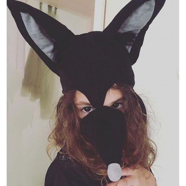 Κόρη Ελληνίδας ηθοποιού ντύθηκε «βασίλισσα των ποντικιών»!