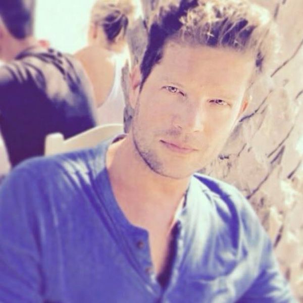 Παίκτης του ελληνικού X-Factor στο αεροδρόμιο των Βρυξελλών την ώρα της έκρηξης (φωτό)