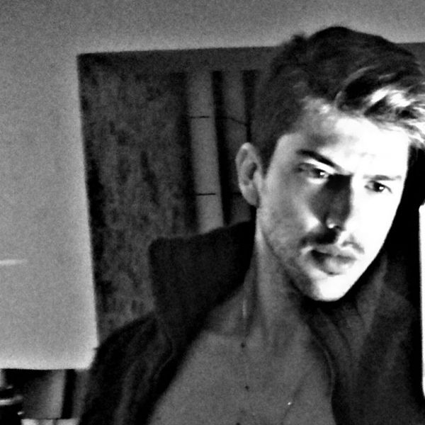 Αυτός ο κούκλος είναι γιος Έλληνα τραγουδιστή!