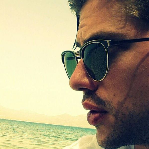 Αυτός ο κούκλος είναι γιος Έλληνα τραγουδιστή!