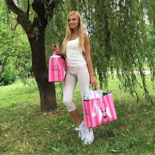 Τζούλια Νόβα: Από τη Μύκονο…στην Ουκρανία (φωτο)