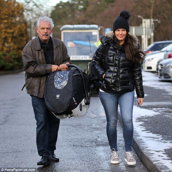 Εξιτήριο από το μαιευτήριο για την…