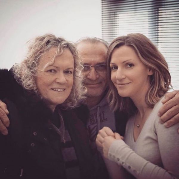 Βασίλης Καΐλας: Δείτε τον να ποζάρει στα 63 του με τη σύζυγό του και την κόρη τους