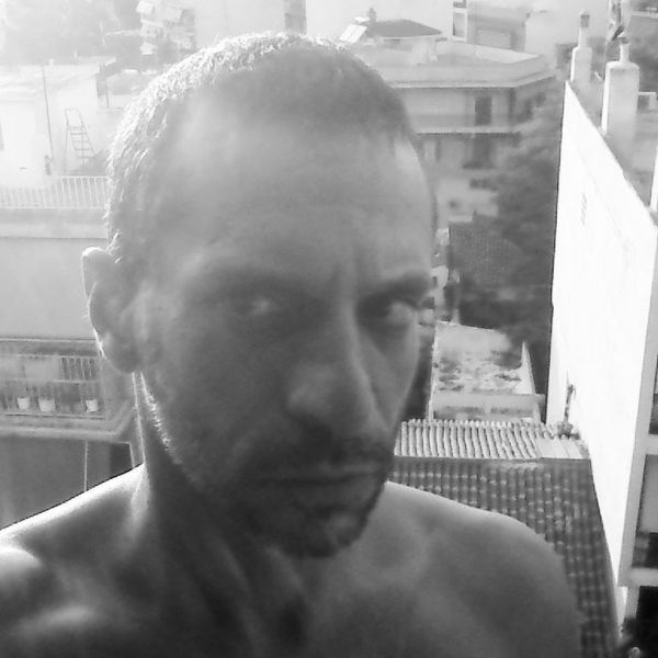 Γιώργος Χρανιώτης: Η φωτό από το μπαλκόνι του σπιτιού του και η αλλαγή στην εμφάνισή του