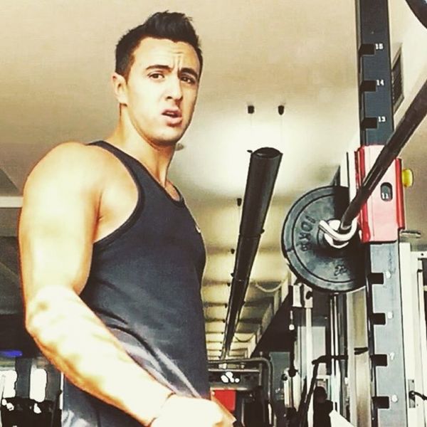 Ο νικητής του «Master Chef» με κοιλιακούς-φέτες