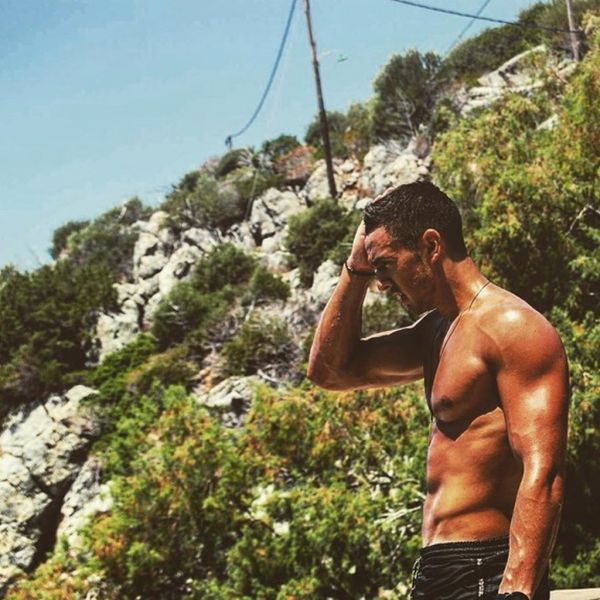 Ο νικητής του «Master Chef» με κοιλιακούς-φέτες