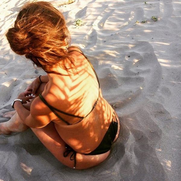 Αγγελική Δαλιάνη: Σέξι στον 7ο μήνα της εγκυμοσύνης της - Νέα φωτό από την παραλία 