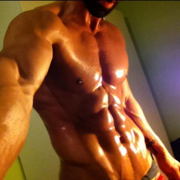 Survivor 2: Αυτό είναι το τελειότερο Six-pack που πέρασε ποτέ από το παιχνίδι!