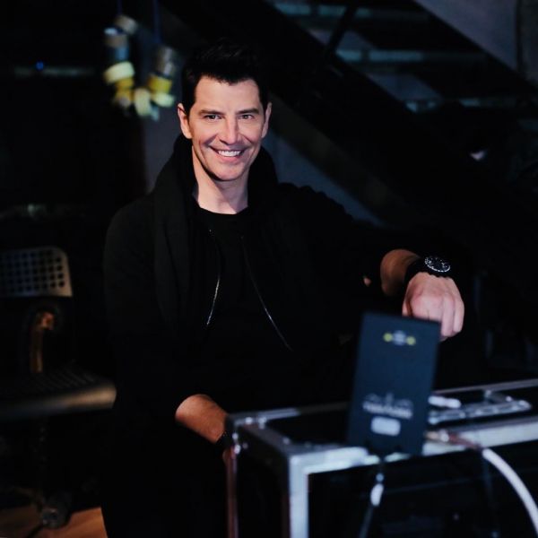 Έρχεται νέο video clip από τον Σάκη Ρουβά