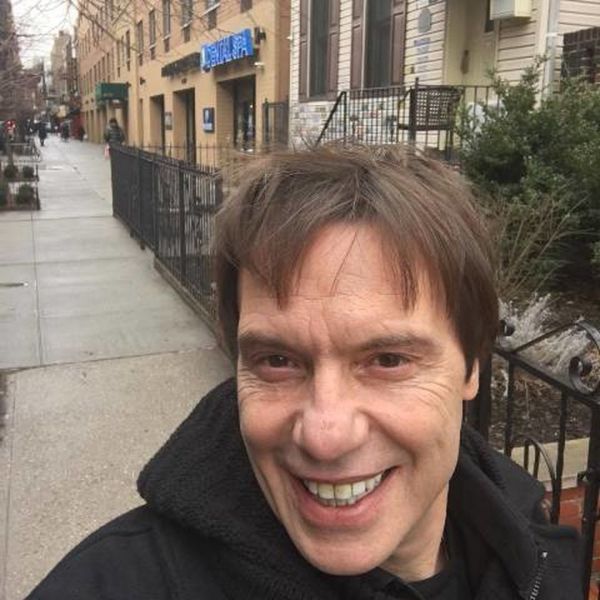 Η δημόσια ερωτική εξομολόγηση Έλληνα ηθοποιού στην αγαπημένη του και η αντίδρασή της