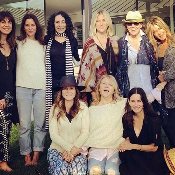 Jennifer Aniston: Έγινε 49 ετών και το γιόρτασε με τις φίλες της