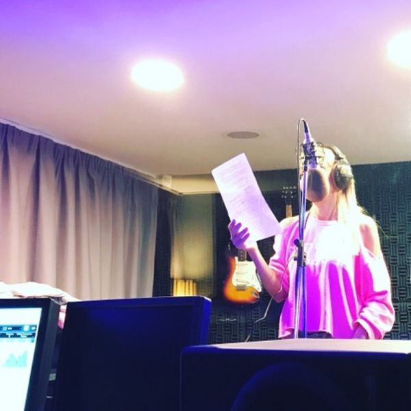 Στο στούντιο η Λένα Παπαδοπούλου