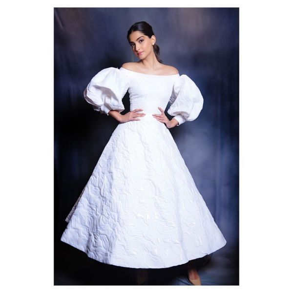 Η Σήλια Κριθαριώτη ντύνει και stars του Bollywood