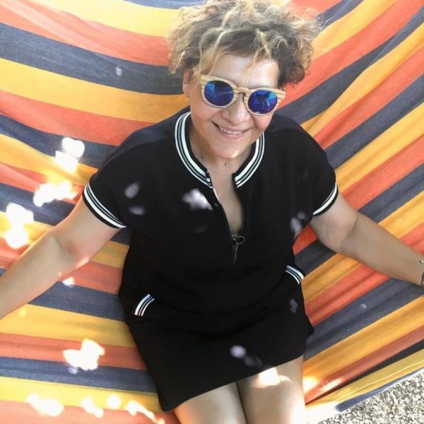 Γιώτα Νέγκα: «Είναι λάθος γραμμένη στο ίντερνετ η ηλικία μου»