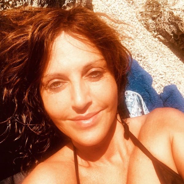 Οι βουτιές της Αλεξάνδρας Παλαιολόγου - Η αρετουσάριστη φωτό της με μαγιό 