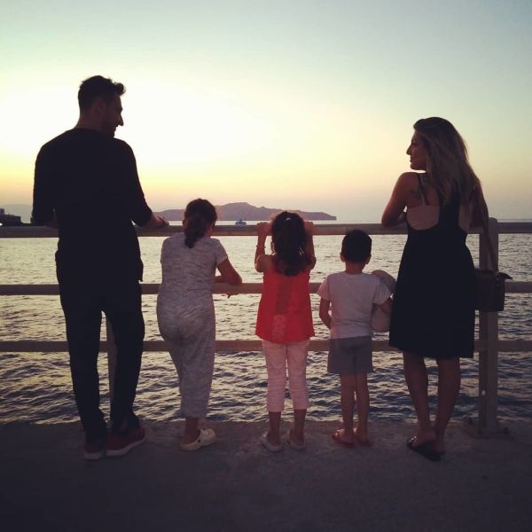 Πάνος Καλίδης: Η φωτογραφία με την οικογένειά του και το τρυφερό μήνυμα