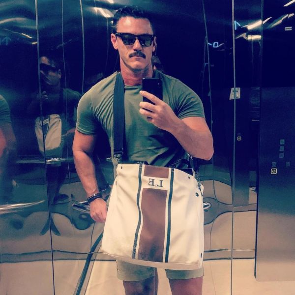 Luke Evans: Οι διακοπές του στην Ιταλία