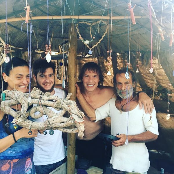 Στράτος Τζώρτζογλου: Γιόρτασε τα γενέθλιά του με τον γιο και την σύντροφό του