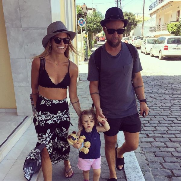 Βαρδής- Σκαφίδα: Διακοπές στην Μυτιλήνη με την κόρη τους