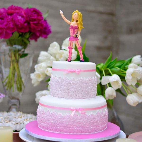 Ξέφρενη bachelorette με τις φίλες της