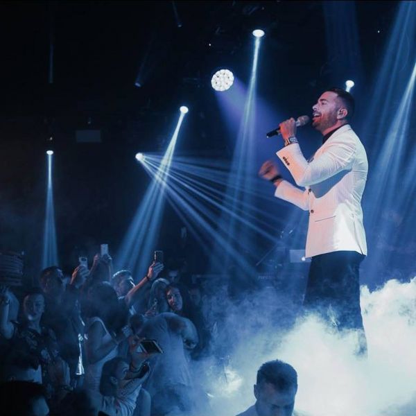 Ηλίας Βρεττός: Στην Τήνο πριν την πρεμιέρα