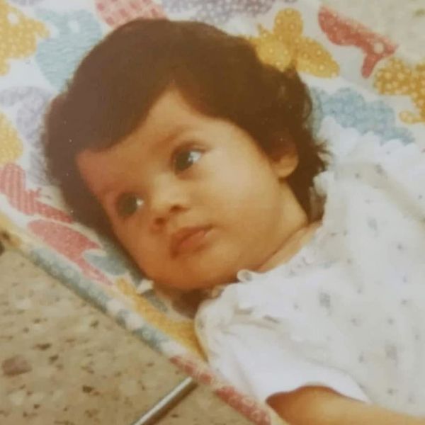 Το κοριτσάκι της φωτογραφίας είναι σήμερα πασίγνωστη Ελληνίδα ηθοποιός και μάλιστα έγκυος! (Photos)