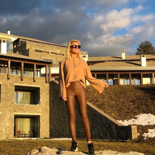 Χριστίνα Κοντοβά - Τζώννυ Καλημέρης: Ταξίδι στο Μέτσοβο για τα 62α γενέθλια του (φωτο)