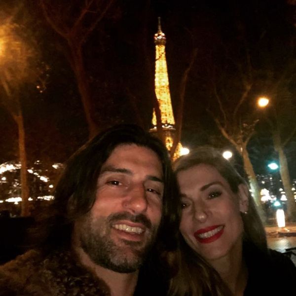 Τρελά ερωτευμένη η Ελληνίδα ηθοποιός! Το ταξίδι-έκπληξη στο Παρίσι και η τούρτα γενεθλίων! (φωτό)