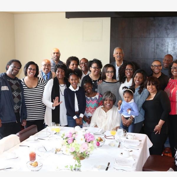 Oprah Winfrey: Το δημόσιο ευχαριστώ στους followers για τη στήριξη μετά το θάνατο της μητέτρας της