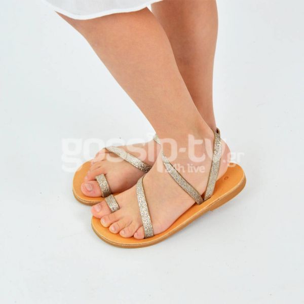 Η μικρούλα το χάρηκε πολύ