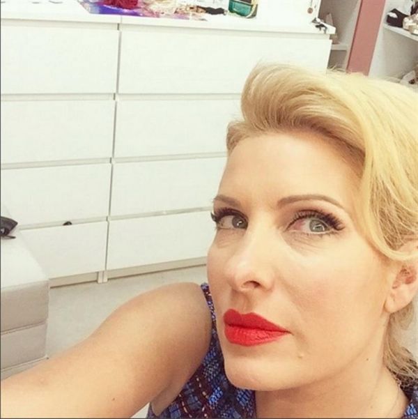 Ελένη Μενεγάκη: Η selfie από το καμαρίνι της λίγο πριν βγει στην εκπομπη! 