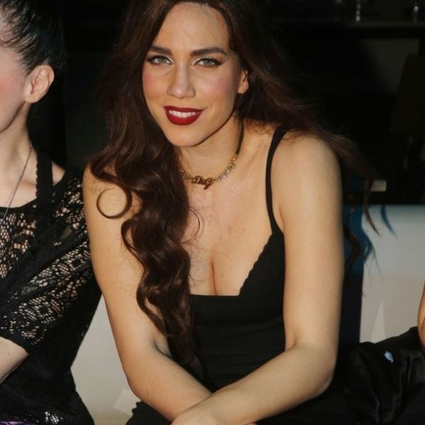 Η Στικούδη στα μπουζούκια