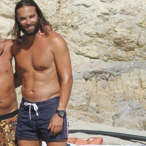 Παραμένει γοητευτικός ο Κώστας Φραγκολιάς