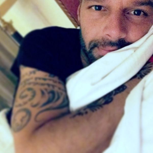 Δείτε τον σέξι Ricky Martin ξαπλωμένο στο κρεβάτι του!