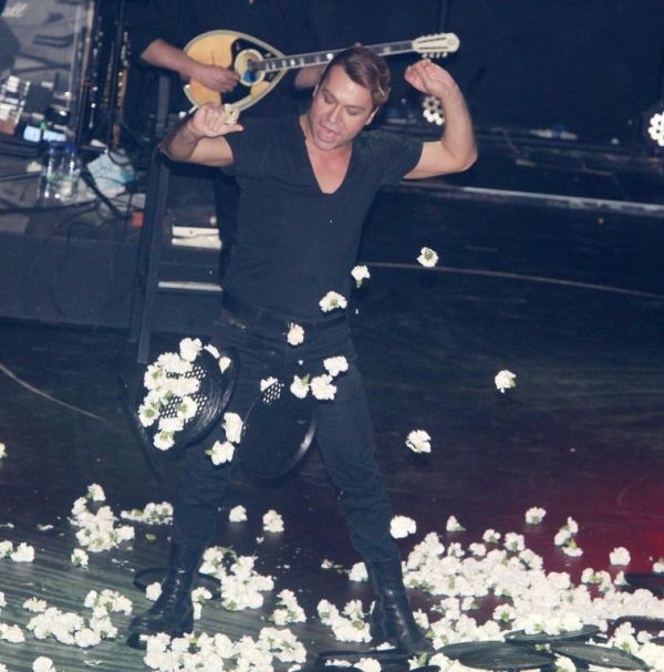 Video: Σαμαράς-Ηλιάδη: Μετά το show, «Dancing» with… Παπαρίζου!