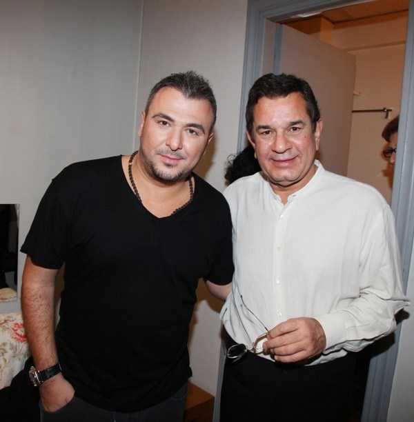 Αντώνης Ρέμος: «Πού ξέρετε, στις γιορτές μπορεί να γίνει ένα θαύμα, και να γίνω μπαμπάς» 