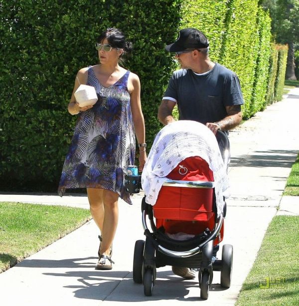 Selma Blair- Stroll: Βόλτα με το γιο τους