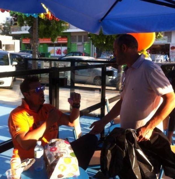 Γιατί και ο Χολίδης θέλει το donuts του