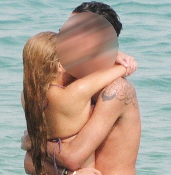 Φιλιούνται, αγκαλιάζονται! (φωτό)