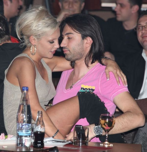 Δυο… πρώην σε διπλανά τραπέζια