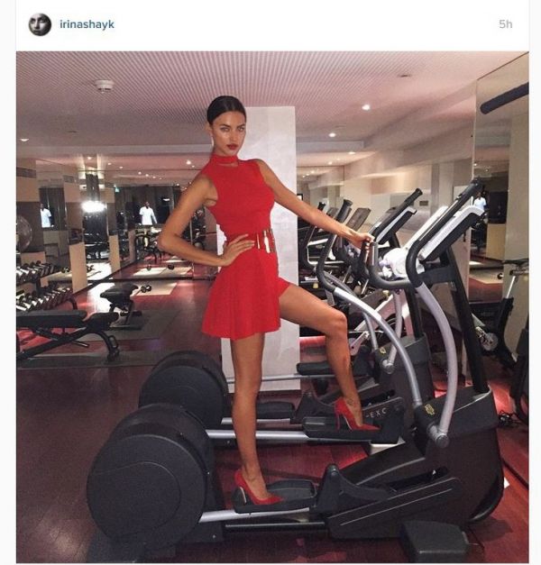 Nτύθηκε στα κατακόκκινα και πήγε στο γυμναστήριο!