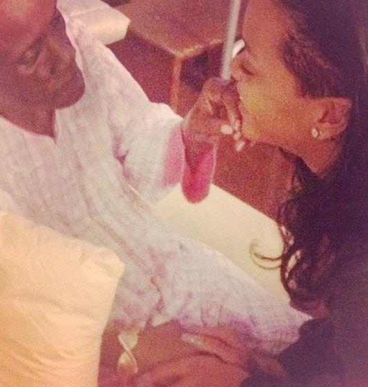 Rihanna: Μου λείπει ο μπαμπάς μου!