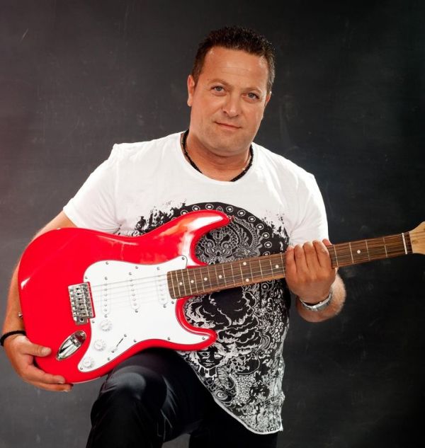 Video: Βγάζει cd ο Γιώργος του Big Brother!