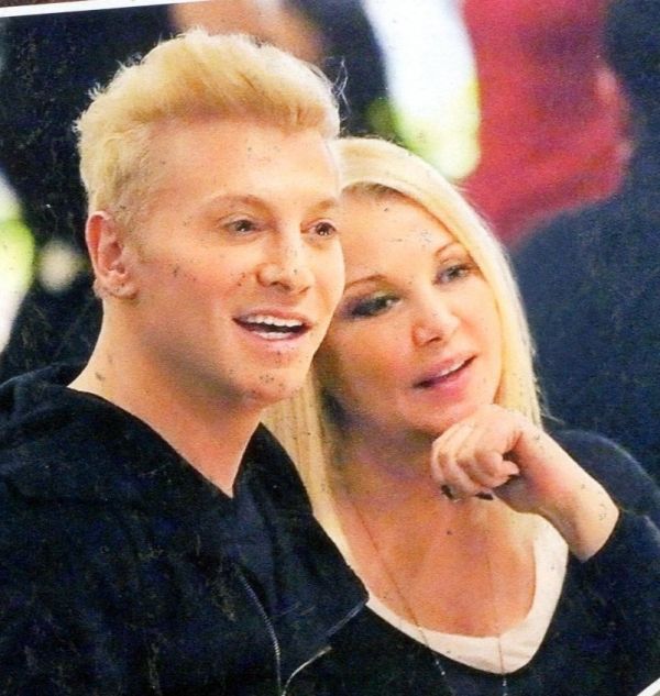 Κορομηλά-Ζαχαράτος: Νυχτερινή έξοδος για φαγητό