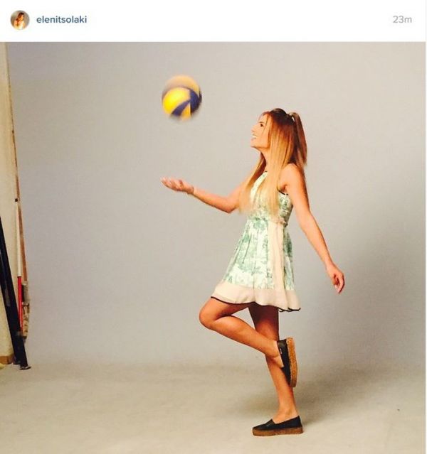 Η Ελένη Τσολάκη παίζει μπάλα και στέλνει το δικό της μήνυμα